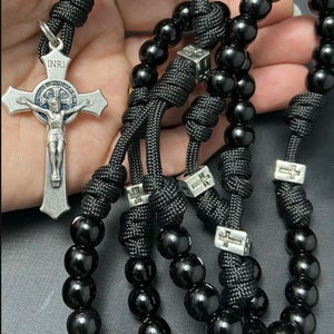 Rosario católico de paracord, rosario con crucifijo de San Benito - Rosario duradero / Hecho a mano