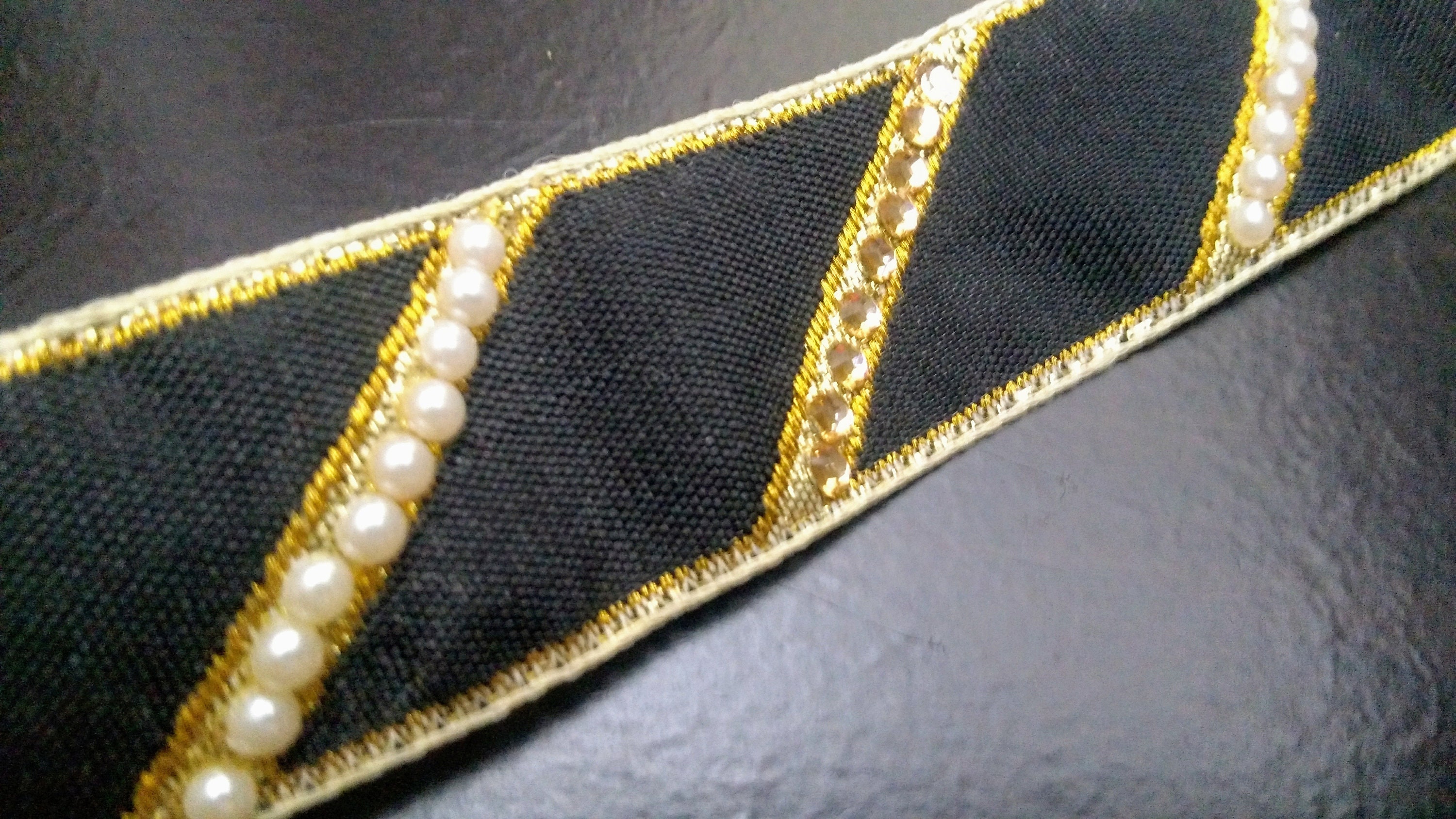 9 Cour noir Base Sequinnned brodé tissu garniture-Sari Beige-tissu de soie tissu garniture-Art Quilt tissu-soie ruban par le chantier ft326 9 Cour noir Base Sequinnned Sequinnned Base brodé tissu garniture-Sari Beige-tissu de soie tissu garniture-Art Quilt tissu-soie ruban par le chantier ft326 3e90b6