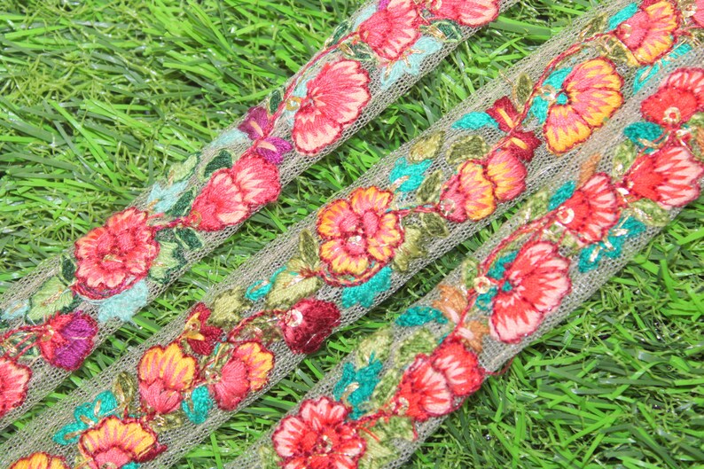 9Yard Wholesale Embroidery Embellishment Ribbon Saree Trim Embroidery Indian Border Fashion Costume Trimming Clothing FT1293
