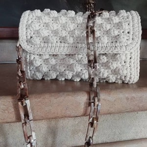 Crochet clutch bag, Women's bag, Flap Bag, off-white Bubble purse bag, Fashion Accessory, Elegant purse bag, Impressive bag, tortoise chain