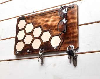 Wooden key holder sunglasses display for the wall with hidden fixing key hooks display for house glasses rack for wall