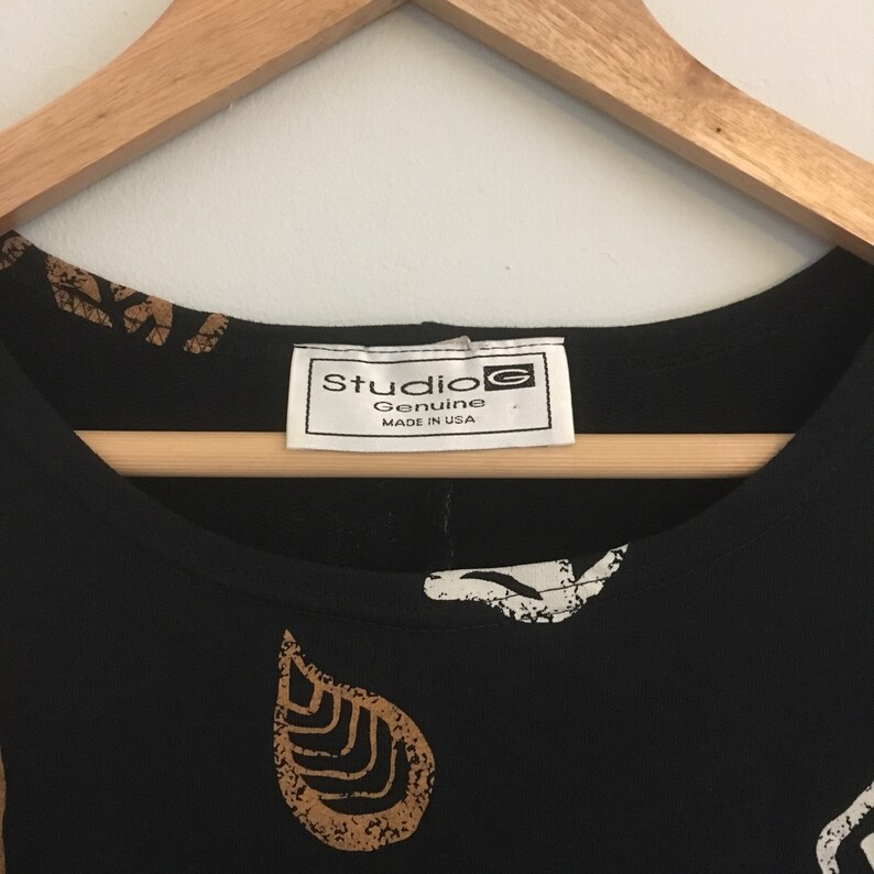 FREE US SHIPPING Vintage 90s Long Black Lightweight Sweatshirt Dress w Cream and Brown Leaf Print 40 chest