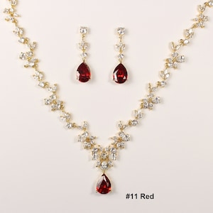 Parure de bijoux de mariée rouge, boucles d'oreilles de mariée bordeaux, collier CZ, collier de mariée, collier zircone cubique, parure de bijoux de mariage rouge foncé image 1