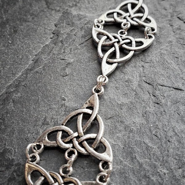 Silver Triquetra Bracelet - Witch Wiccan Jewelry - Celtic Link Bracelet - Renaissace Festival Jewelry - Goth Bracelet - Handmade Gift Idea