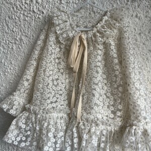 White embroidered daisy sheer jacket image 4