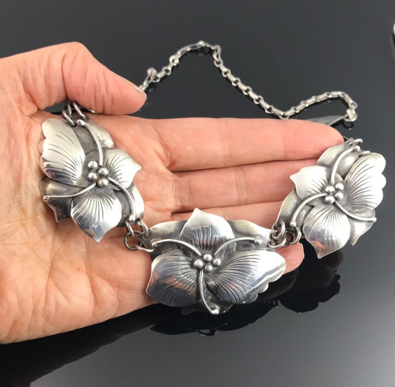 Collier Plastron Vintage Années 70 Fleurs Roses En Laiton - Bijou Rétro Mi-long