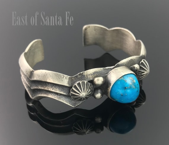 Vibrant Vintage Native American Navajo Morenci Turquoise Sterling Silver Bracelet Vibrant Vintage Native American Navajo Morenci Turquoise Sterling Silver Bracelet
