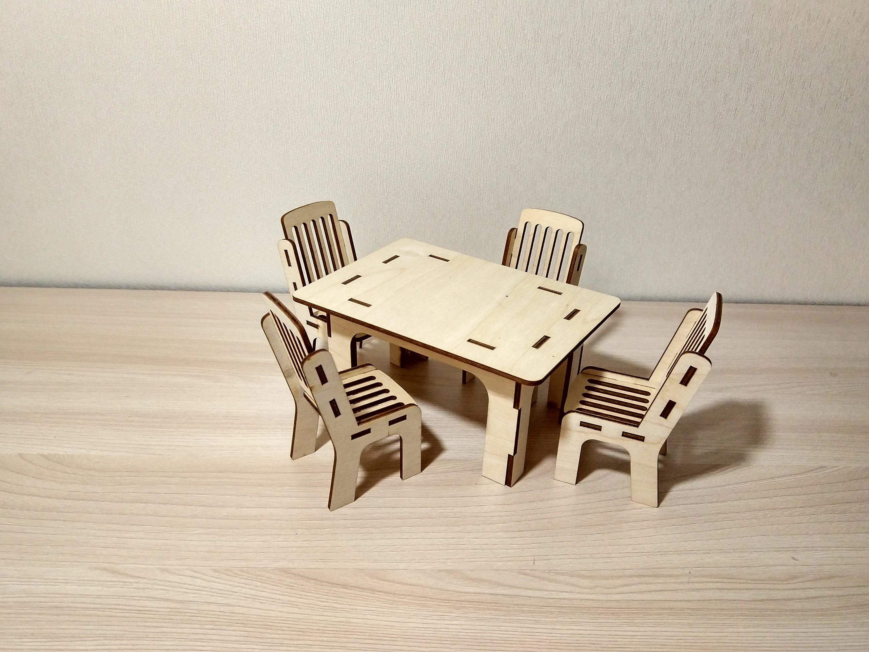 Dollhouse Table And Four Chairs 50