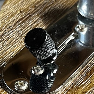 Punta dell&#39;interruttore in alluminio zigrinato nero Kinnatone: stile lama Strat/Tele