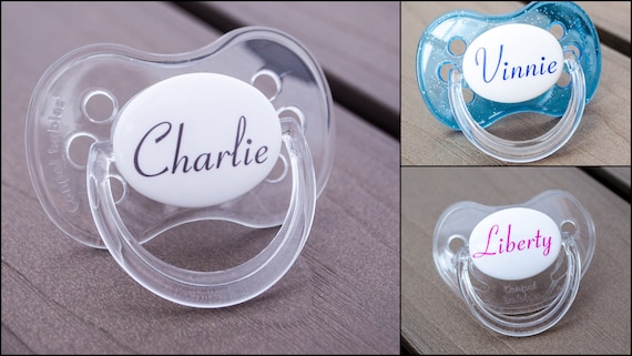 ALL TEATS,SIZES /& COLOURS CONNETICUT FONT PERSONALISED DUMMY PACIFIER SOOTHER
