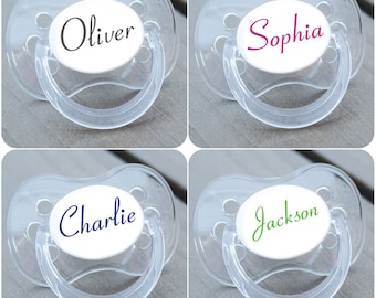Personalisierte Dummy Schnuller Schnuller, Alle Nuckel, Größen und Farben, Conneticut Schriftart