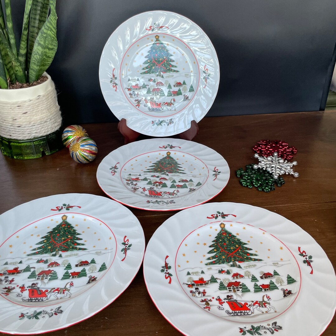 Vintage Christmas Dinner Plates Set of 4 Christmas Pleasure Etsy