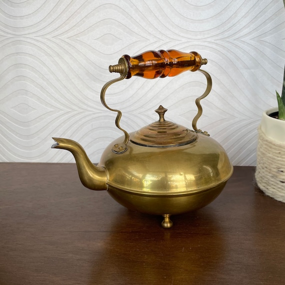 Vintage Brass 3 Footed Teapot Vintage Teapot, Tea Kettle, Brass Teapot With  Amber Lucite Handle, Mother's Day Gift, Brass Tea Kettle -  Finland
