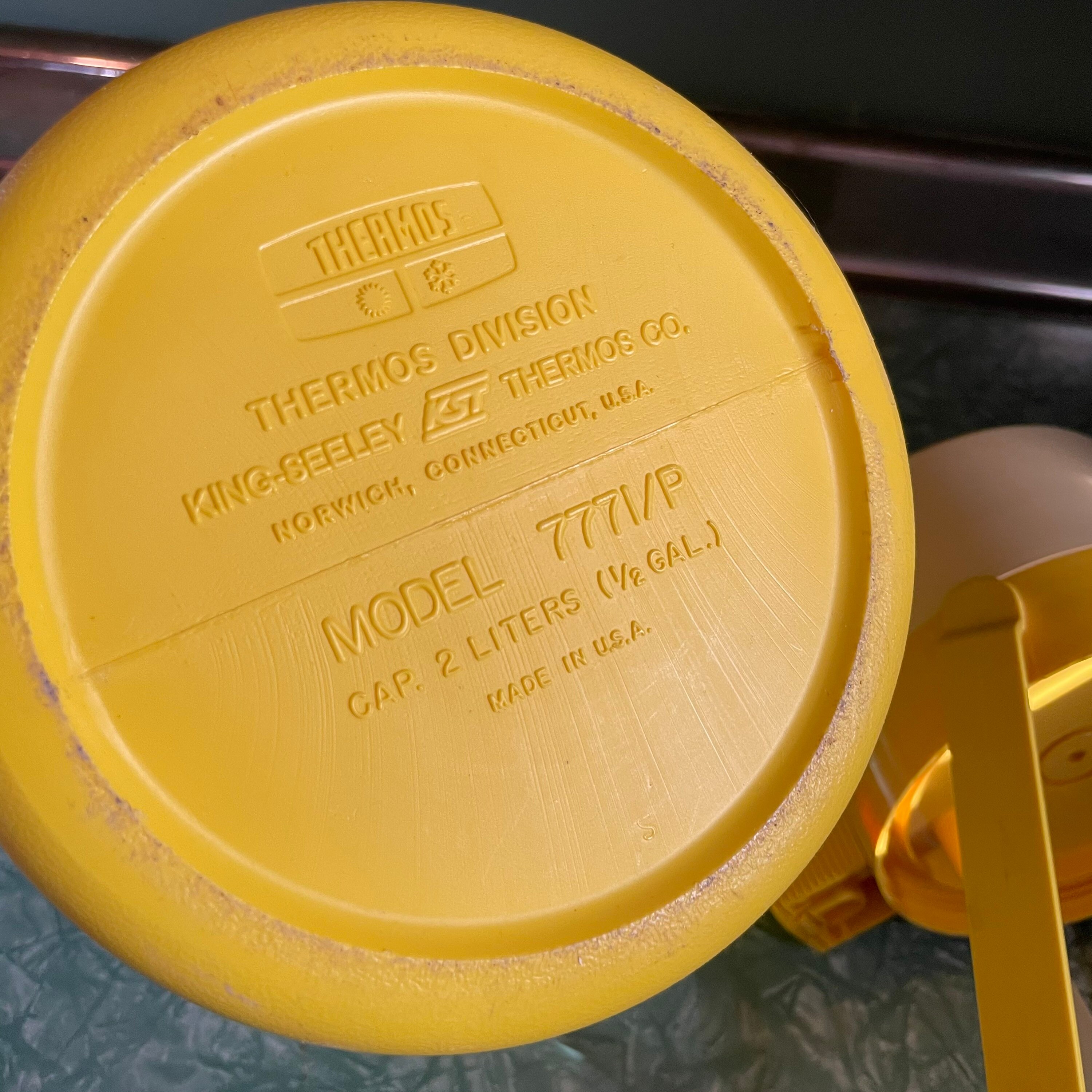 Vintage Sunshine Yellow Pump Action Thermos Jug 2 Liter 