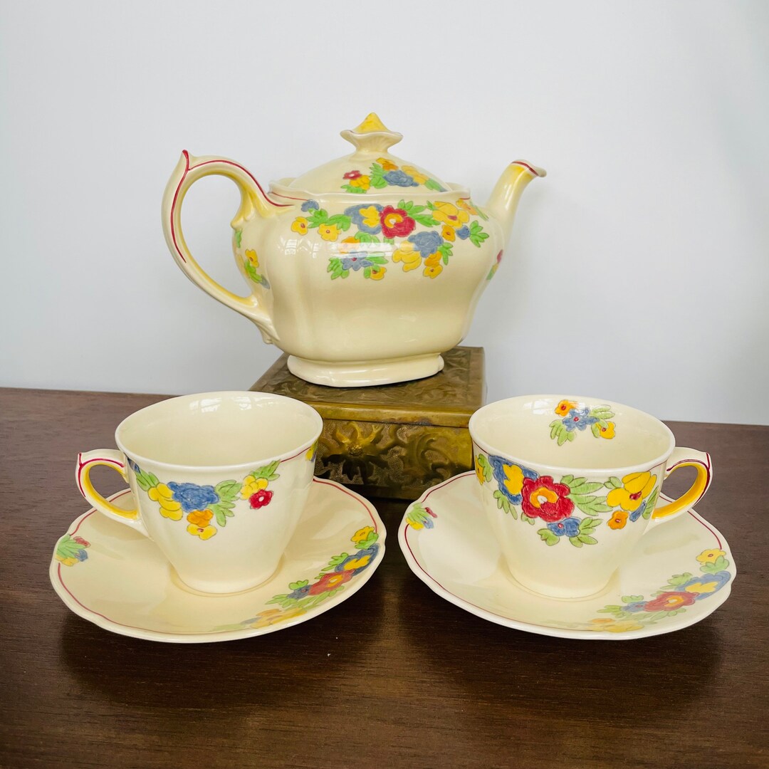 Royal Doulton Minden China Teapot and Cups Your Choice, D5334 Minden