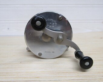 Vintage Shakespeare Leader 1909 Fishing Reel in Working Condition
