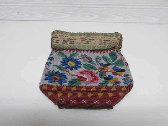 Vintage Beaded Pouch/Purse in a  Floral Design/Fl… - image 2