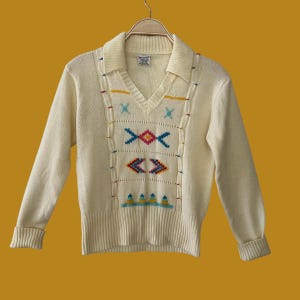 Vintage 70s Collared V-neck Sweater with Patterns, Size Small ?