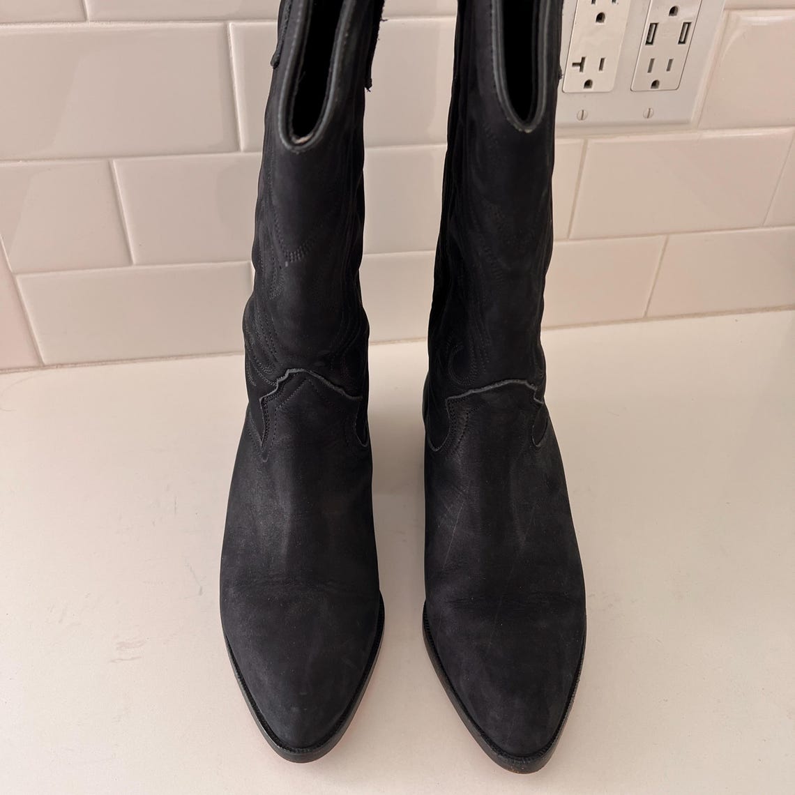Vintage Black Suede Cowboy Western Boots, Vintage Size 7, foto 2 di 5