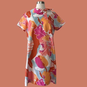 Vintage 70s Psychedelic Shift Dress