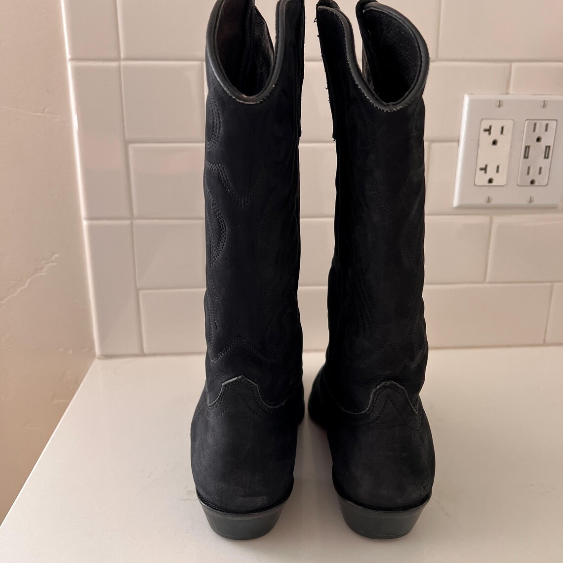 Vintage Black Suede Cowboy Western Boots, Vintage Size 7, foto 3 di 5