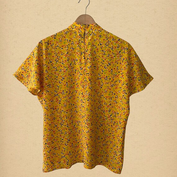 Vintage 80s Anne Klein Yellow Patterned Blouse,  … - image 4