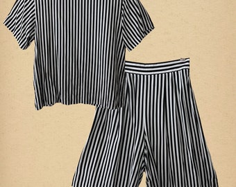 Vintage schwarz weiß gestreifte Shorts mit hoher Taille und Hemd-Set, Größe klein