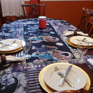 Navy-blue base elephant designed table cloth 6 persons image 3