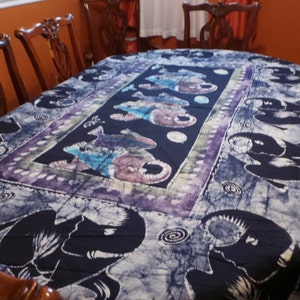 Navy-blue base elephant designed table cloth 6 persons image 1