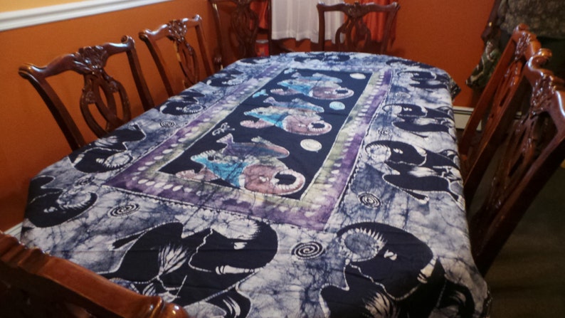 Navy-blue base elephant designed table cloth 6 persons image 1