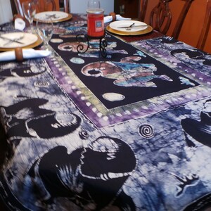 Navy-blue base elephant designed table cloth 6 persons image 4