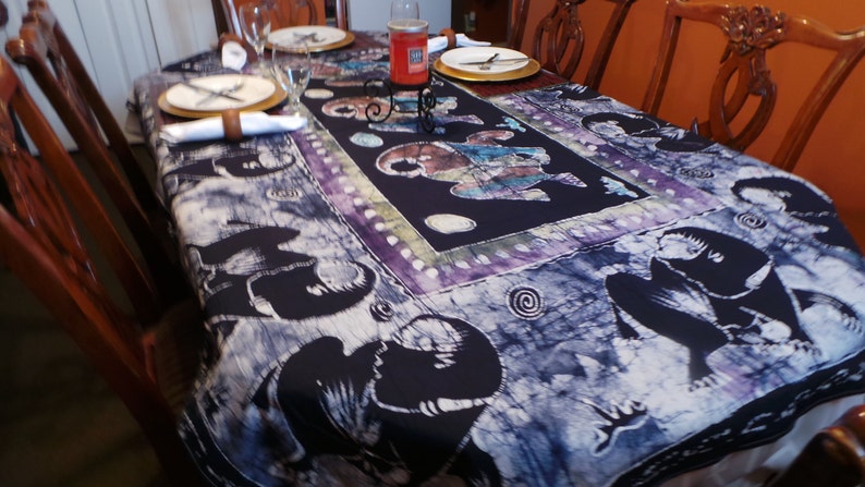 Navy-blue base elephant designed table cloth 6 persons image 4