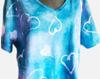 Batik hecho a mano único en V- Cuello Camiseta ( Mujeres ) BIMTS026