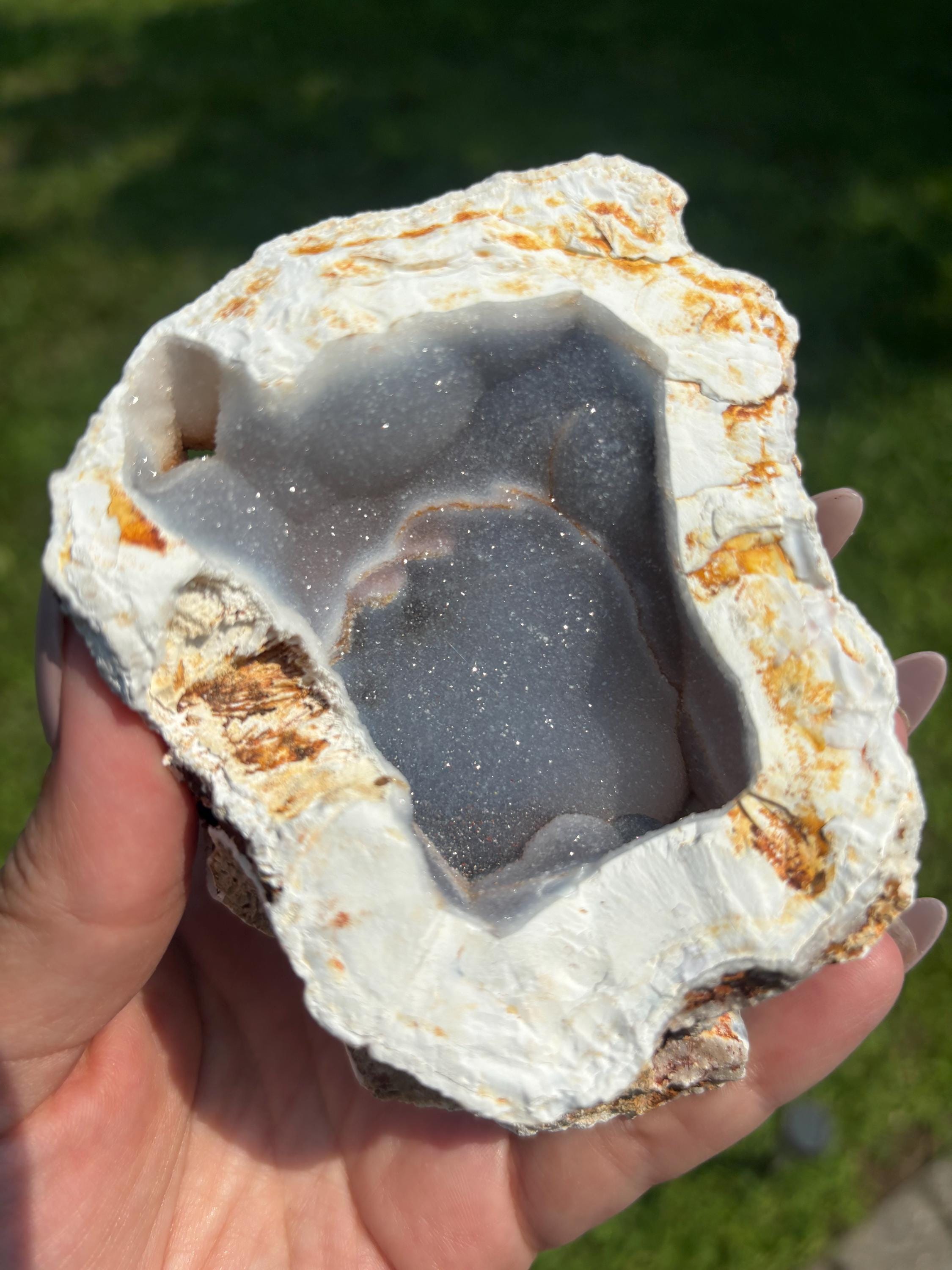 XL ブルー ドゥルージー アゲート ジオード クリスタル: きらめく