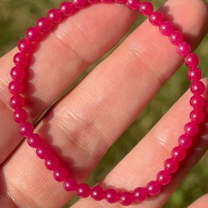 Radiant Natural AA Grade Pink Burma Ruby Crystal 4mm Round Bead Style Soft Stretch Bracelet Uv Reaction Glow Fits Size Small-Med