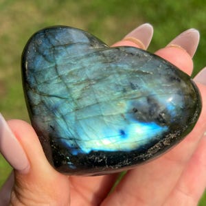 Stunning High Blue Flash Gorgeous Labradorite Heart Shaped Crystal Palm Stone Perfect Gift Or Energy Decor