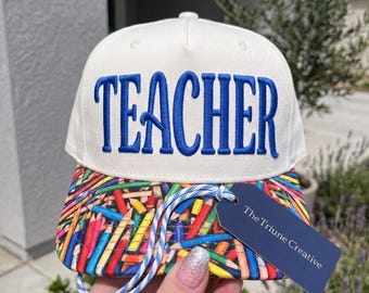 Design de bordado para professor, presente de agradecimento ao professor, arquivo de bordado à máquina com citação para sala de aula, formatos PES, DST e EXP, 3 tamanhos.