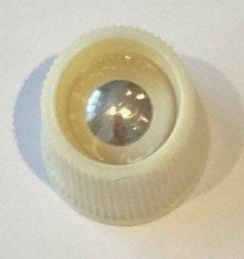 Vintage Radio Knob White Ribbed Set Screw 1.8 cm