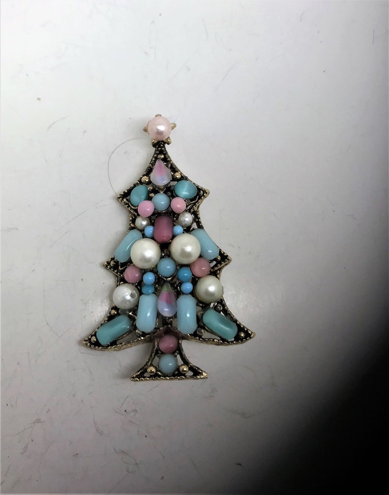 Pastel Pink and Blue Moonglow Cabochon and Faux Pearl Christmas Tree Pin