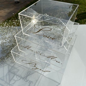 Personalized Cake Display Stand Wedding Birthday Anniversary Acrylic Engraving Custom with String Light Elegance