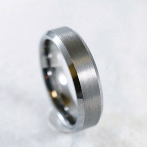 Free Engraving * Men&#39;s Brushed Center Shiny Beveled Edge 6mm Tungsten Carbide Wedding Band