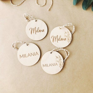Pack of 3 Personalised circle gift tags wooden, acrylic, engraved, Christmas gifting, gift tags