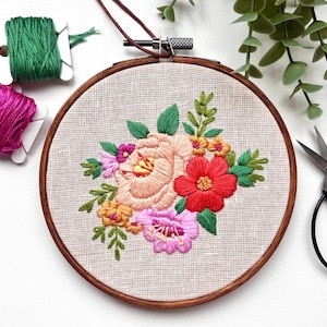 Vibrant Flowers Embroidery Hoop Art: Hand-Stitched Floral Wall Hanging