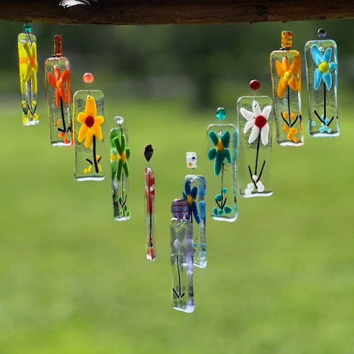 « Fleurs de carillons éoliens » par GlassyMountainArts