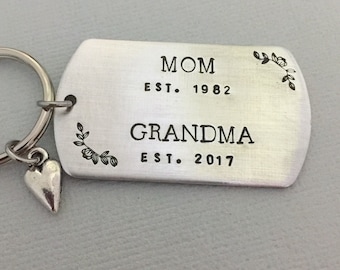 Personalized Hand Stamped Grandma Keychain, Pregnancy Announcement, New Grandma Gift, Mother's Day Gift, Gift for Grandma, Grandparents Gift