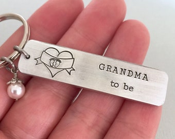 Double Sided Grandma To Be Keychain, Pregnancy Announcement Gift, Mother's Day Gift, Gift for Mom, Grandmother Keychain, Baby Feet Charm
