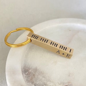 4 zijdige Bar verjaardag sleutelhanger, Tally Mark sleutelhanger, cadeau voor hem, vriendje sleutelhanger, man cadeau, Vaderdag, cadeau voor haar, verjaardag