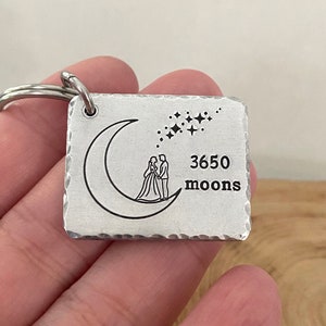 Llavero de aniversario de doble cara, Aniversario de hojalata, Regalo para él, Regalo para marido, Llavero Aurora, Regalo para ella, 6 años, 7 años, 8 años