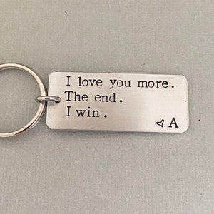Te amo más llavero, regalo para él, regalo de mejor amigo, regalo de aniversario, regalo de cumpleaños, regalo para ella, regalo de hermana, regalo de esposo, AnesandEve
