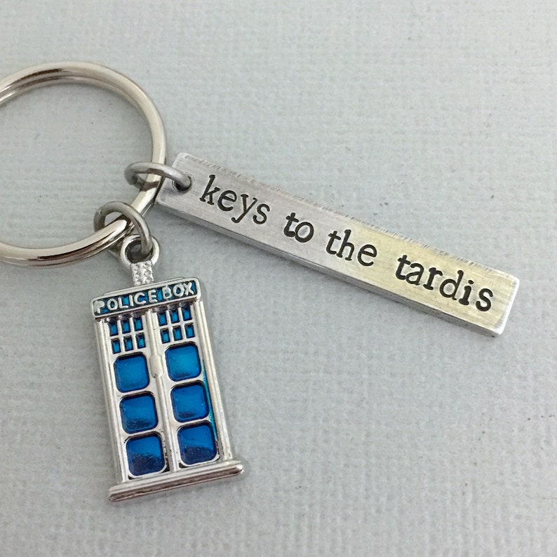 Personalised Keys To The Tardis Keychain, Doctor Who Keyring, Police Box, Tardis Charm, Best Friend Gift, Personalised Keychain, AnesandEve image 3